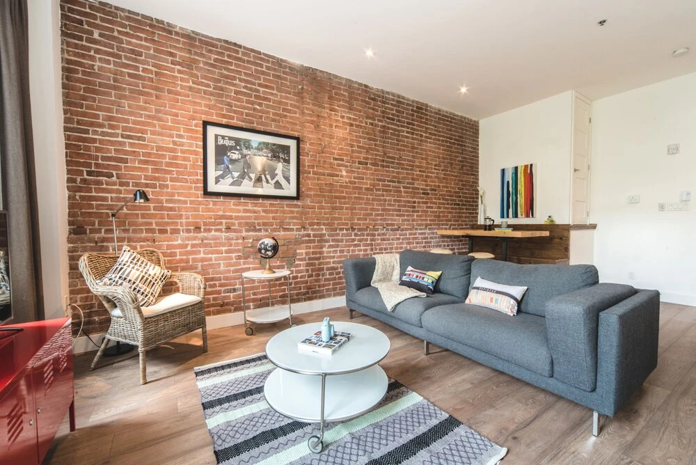 LikeAHotel-Ste Catherine/Downtown Montreal