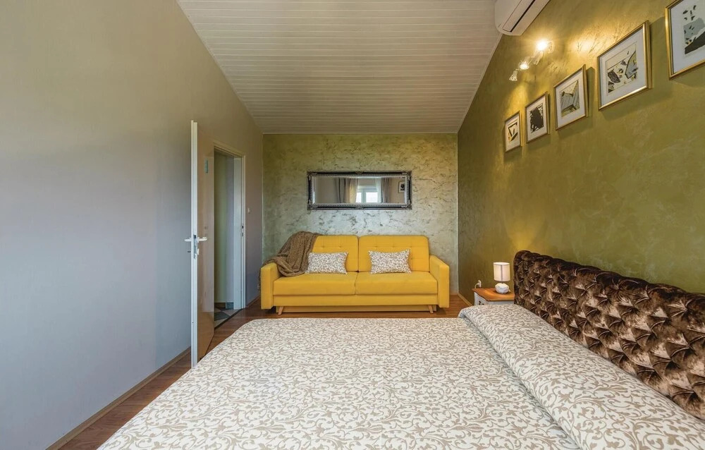 Amazing Home in Ravni with Hot Tub, WiFi & 1 Bedrooms