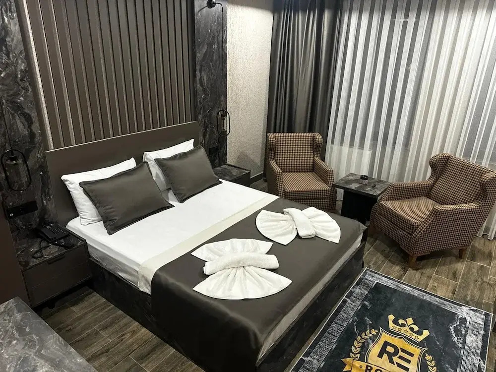 Royal Escape Hotel