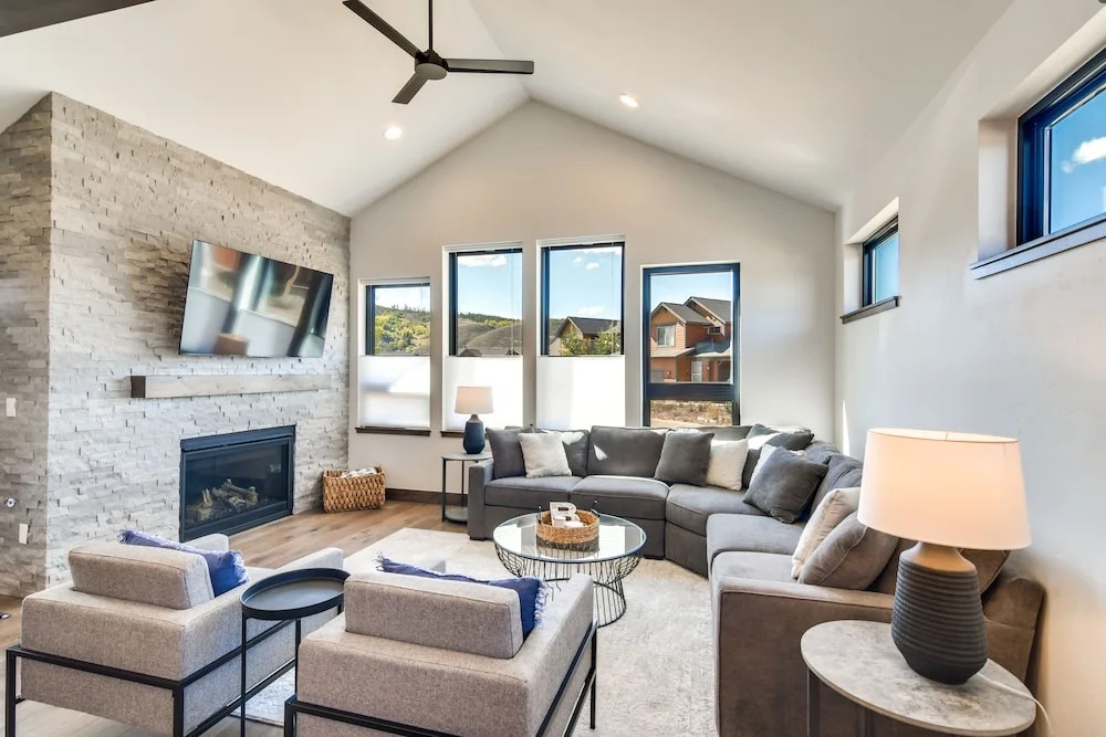 In Granby Ranch Ski Resort: Sleek Home w/ Hot Tub!
