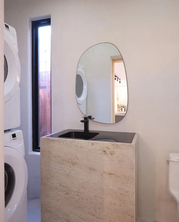 The Nicho House: 4BD Ultra-Modern Adobe: Walk to Plaza
