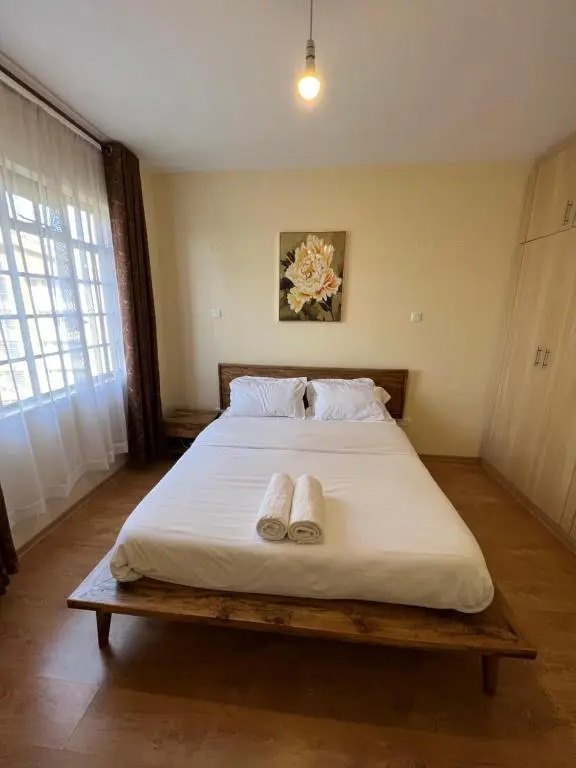 Lovely minimalist 2 bedroom serviced apartment