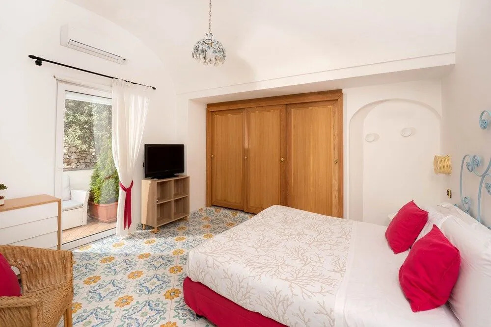 Oliveto Capri apartments