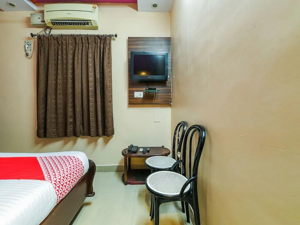 OYO 22116 Savera Inn Lodge