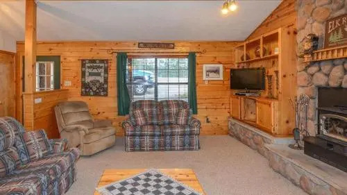 Hughes, Cabin at Ruidoso, with Forest View