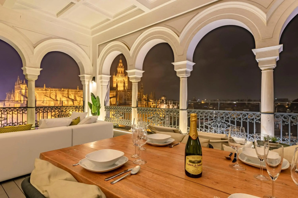 The most Exclusive apartment in Sevillaparking