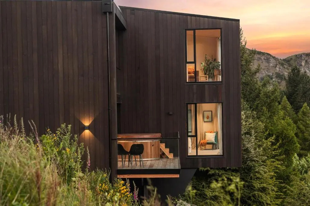 Arthur's point+Hot Tub+Balcony+3 bathrooms