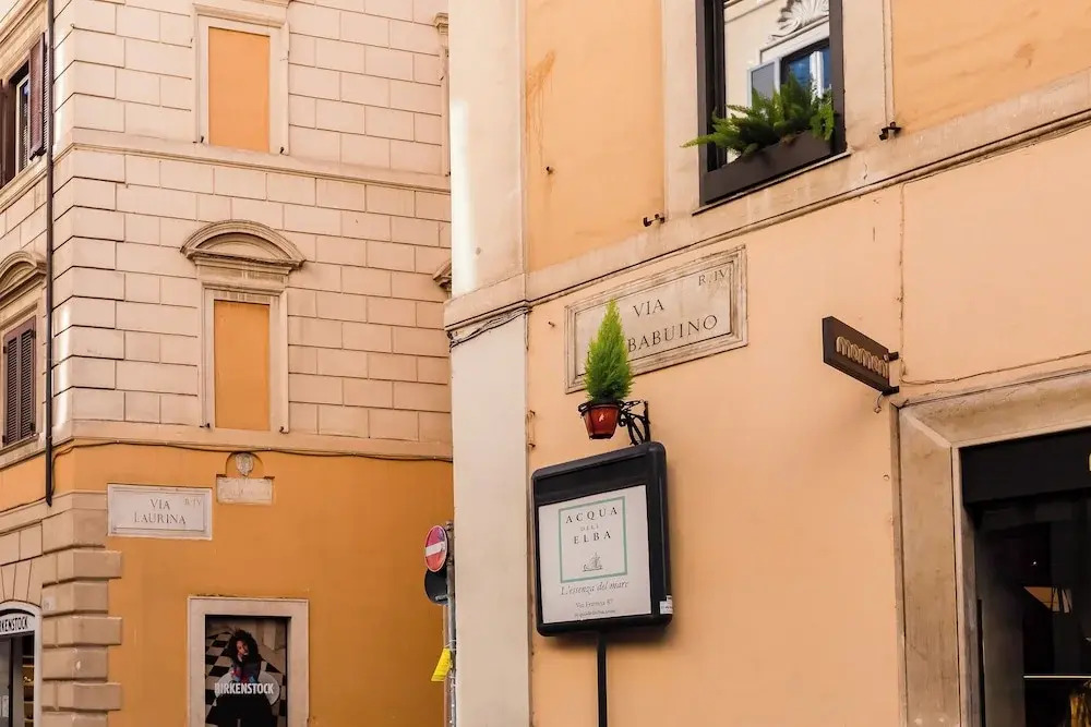 Spanish Steps Spacious Apartment