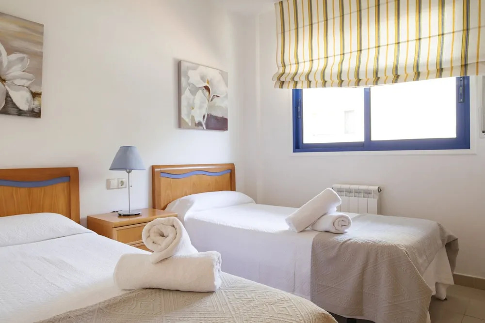 T&H Les Ones Family Apartments