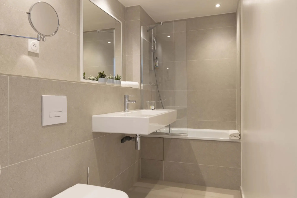 Hotel Paris Louis Blanc