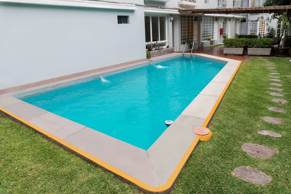 Basadre Suites Boutique Hotel