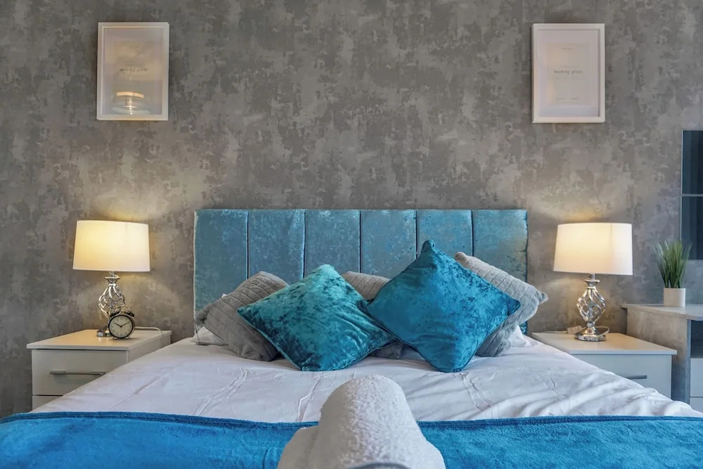 2 Bed Penthouse-sleeps 4 With Wraparound Balcony