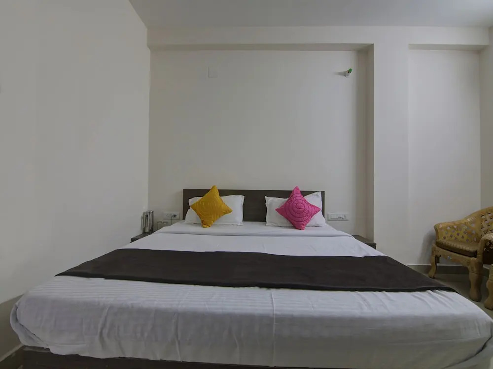OYO 12305 Raj Residency