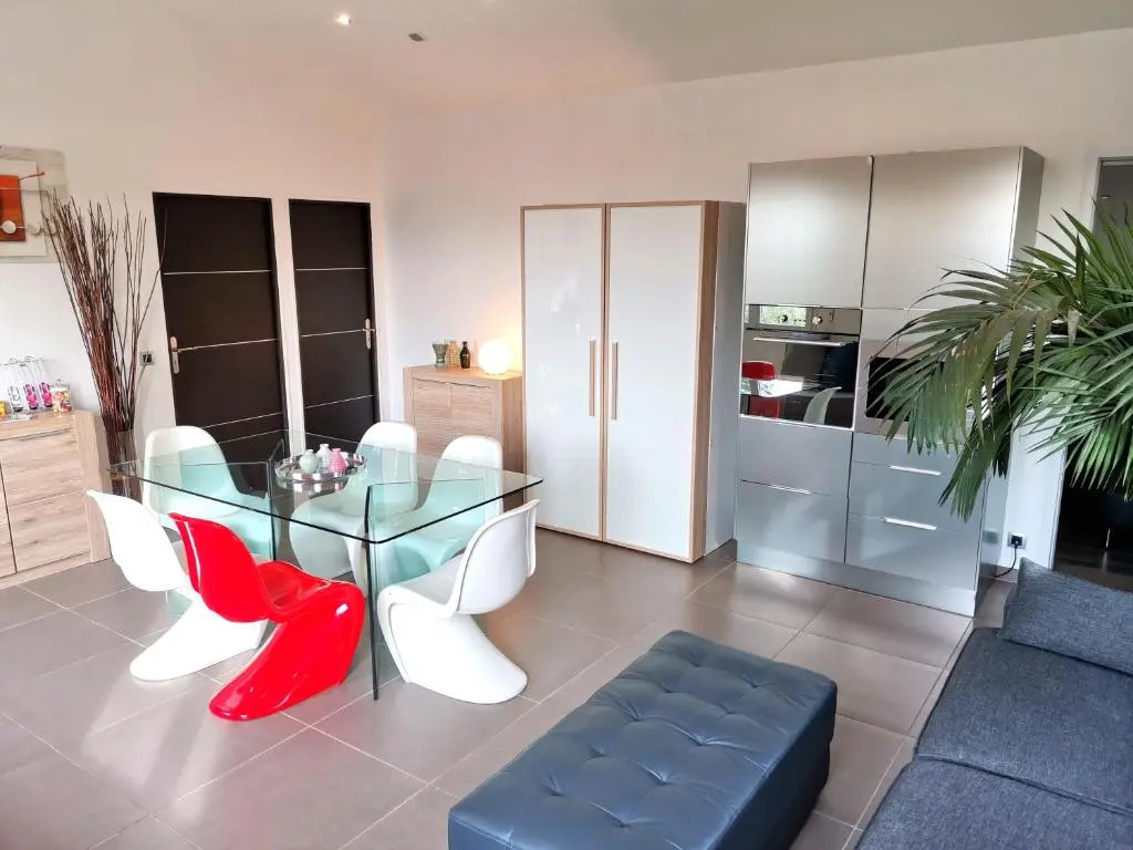 Appartement Pinede Man Yelle
