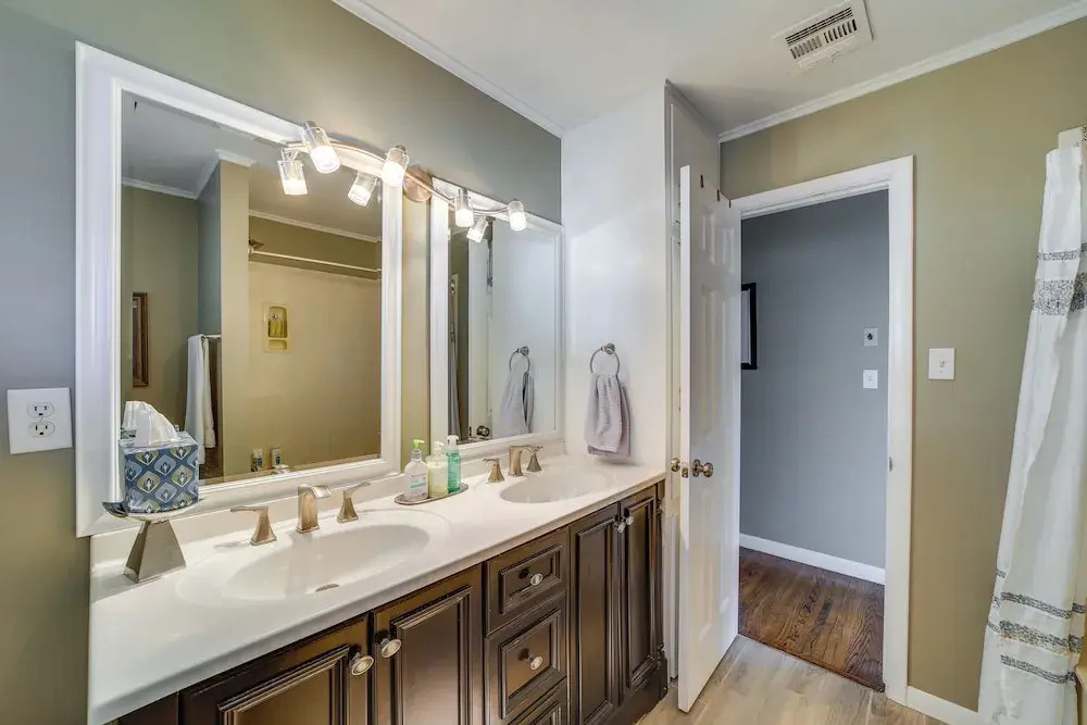Tulsa Home w/ Yard: 5 Mi to Downtown