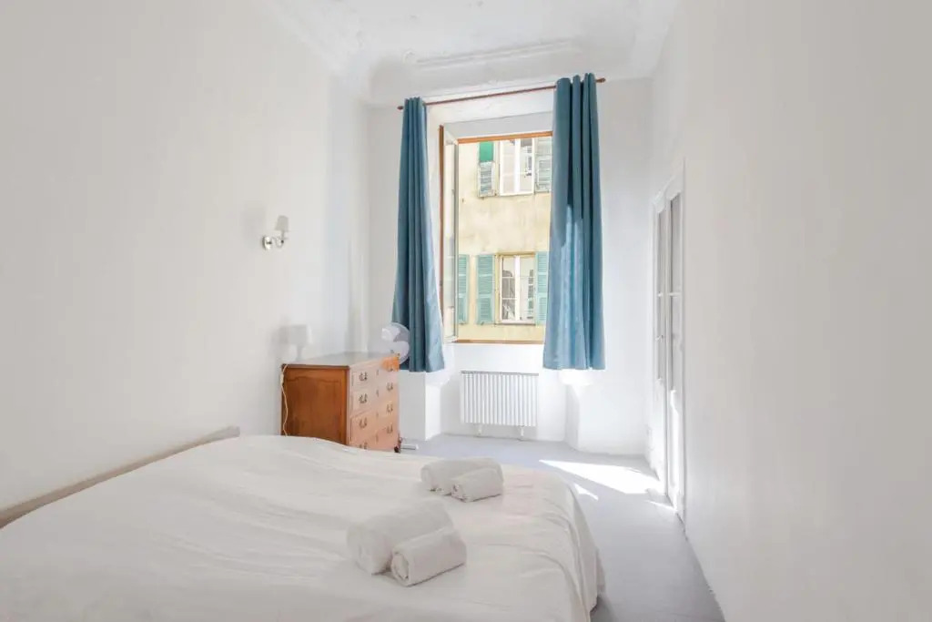 Bright flat at the heart of the Old Nice, 3 min from the beach - Welkeys