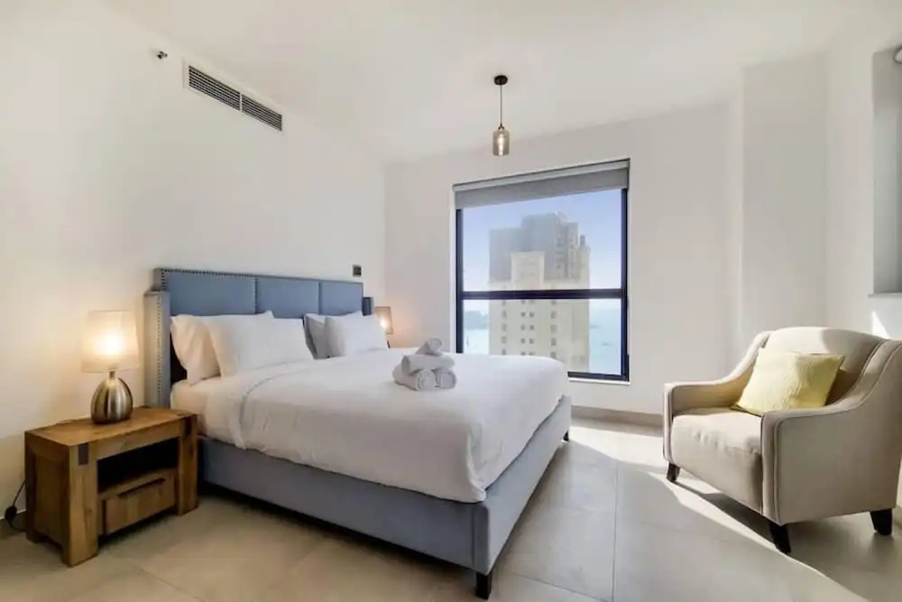 Jbr Sea View Captivating 4-bed Apartment in Dubai
