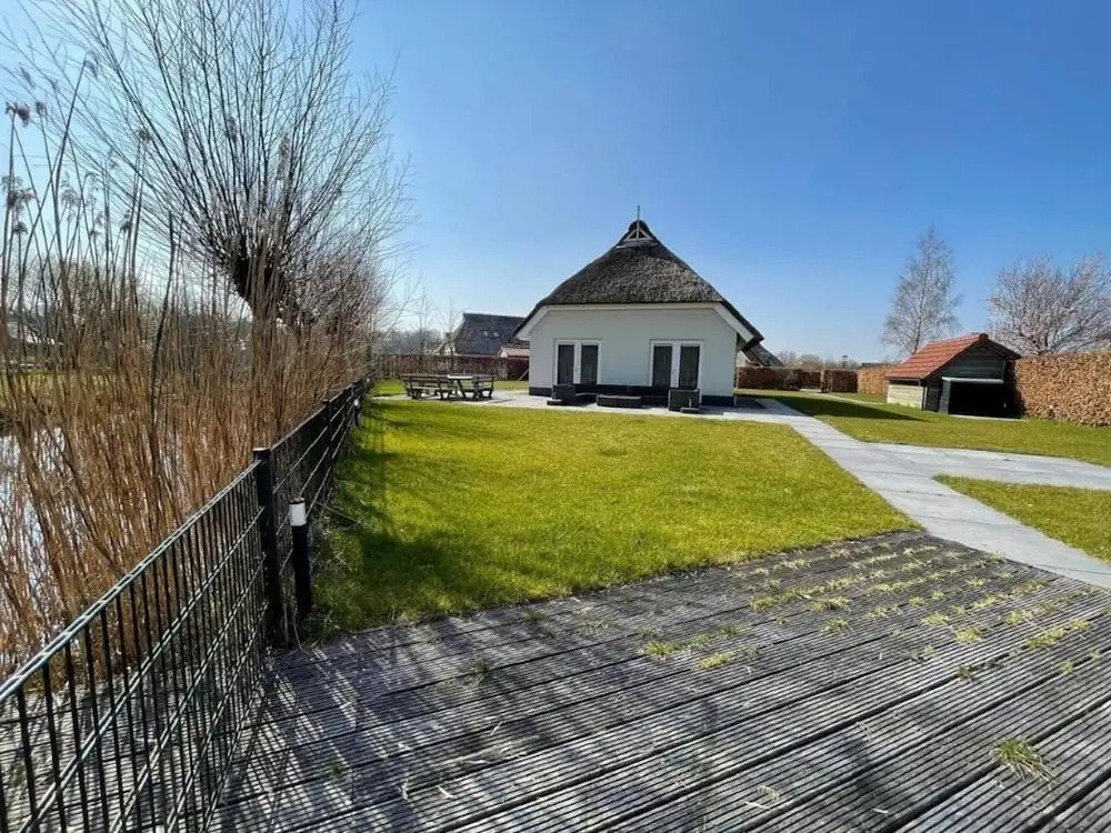 Country House with Terrace near Langweerder Wielen