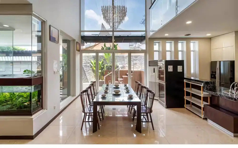 Emily Villa City Center