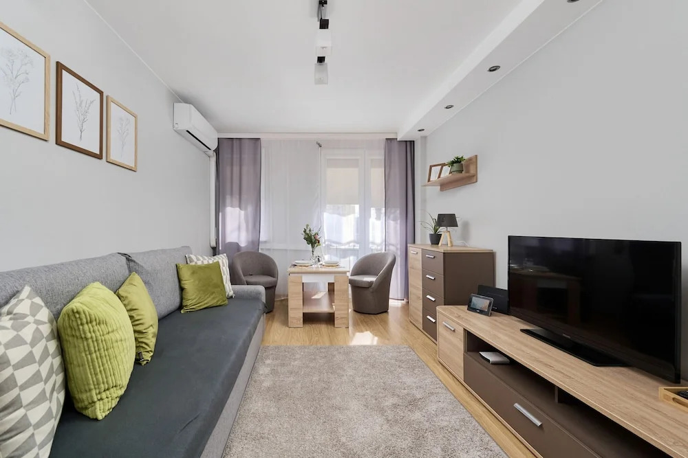 Wyszyńskiego With AC by Renters