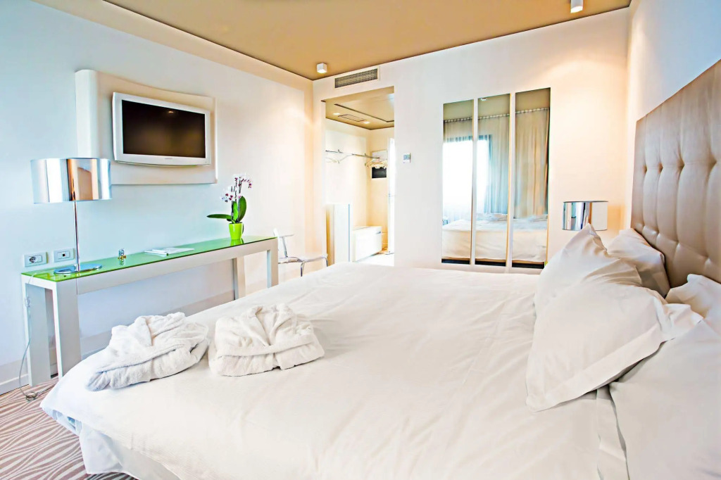 One Hotel & Restaurant
