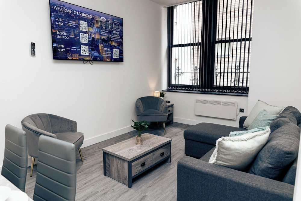 Cumberland Street Apartments by Happy Days