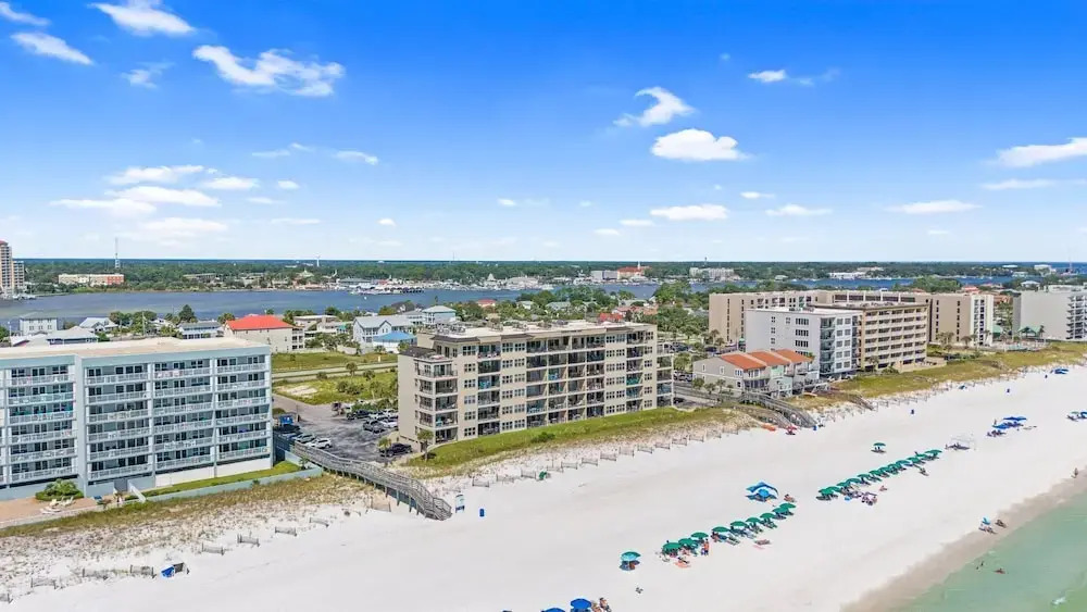 Emerald Towers West 4006 - Resting Beach Face