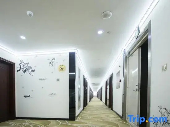 Red Cross Hotel (Tongliao Huolingole Railway Station Huolinhe Night Market Branch)