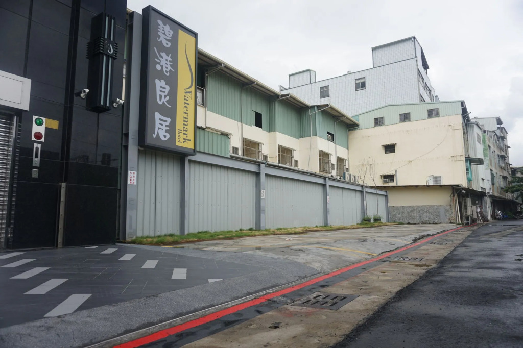 Watermark Hotel Kaohsiung Main Station