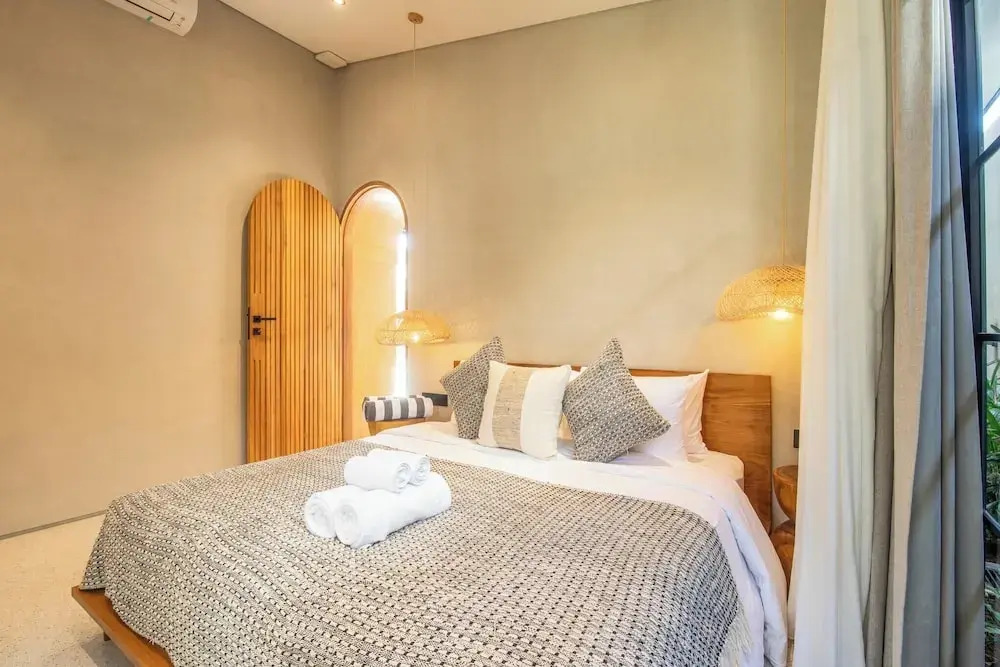 Bohemian Lush 5BR Retreat, 5 Mins to Bingin Beach