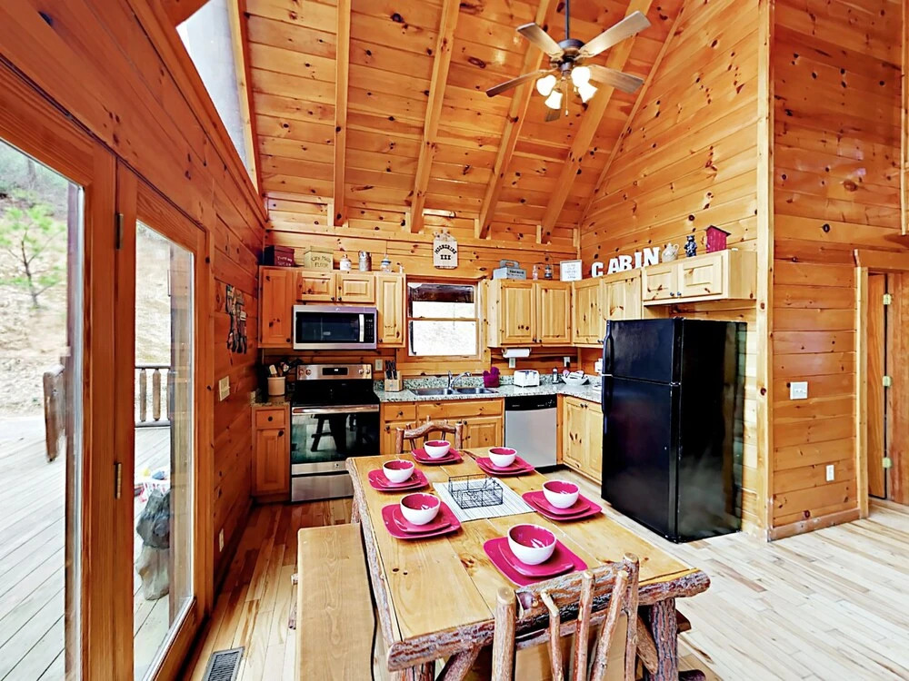 Moonshine Mountain Lodge - 2 Br Cabin
