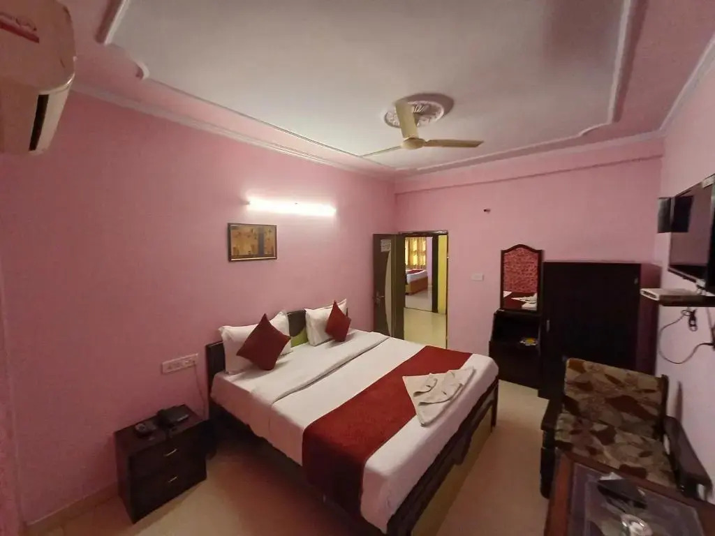 Hotel Chhavi Holidays
