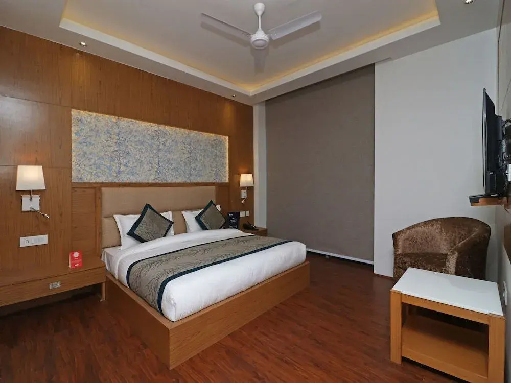 Oyo 10824 Hotel Star Suites