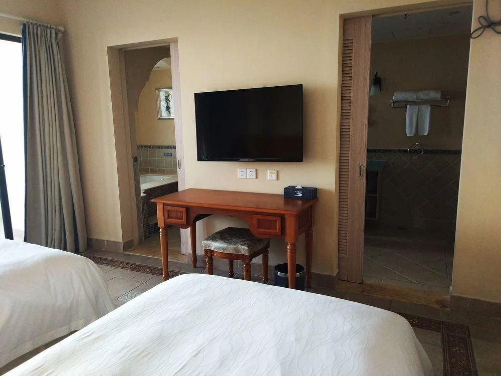 Gold Coast Hotel