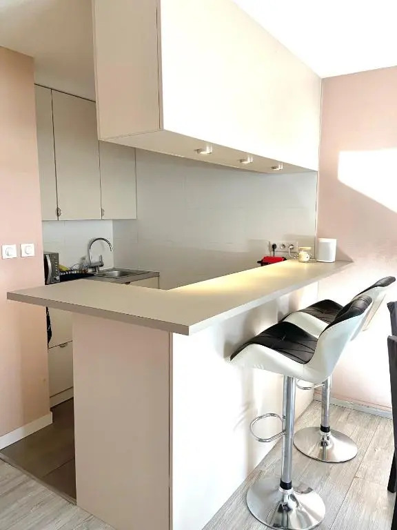 Apt Golfe Juan - 5min des plages - Parking privée - Piscine Rooftop