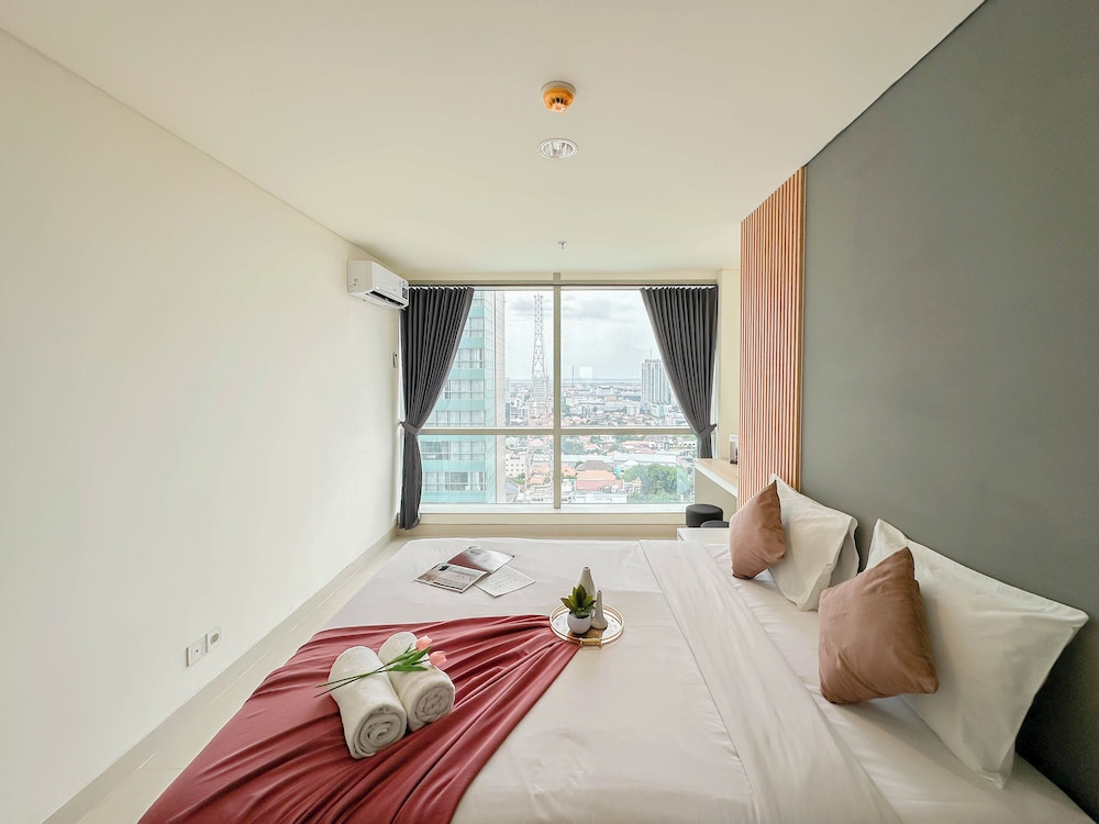 Spacious 1Br With City View At Praxis Apartment