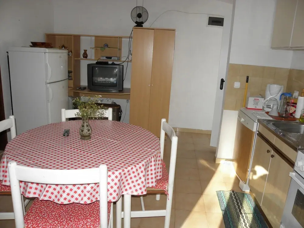 Teo - 8m From the sea & Parking - A2 Bijeli