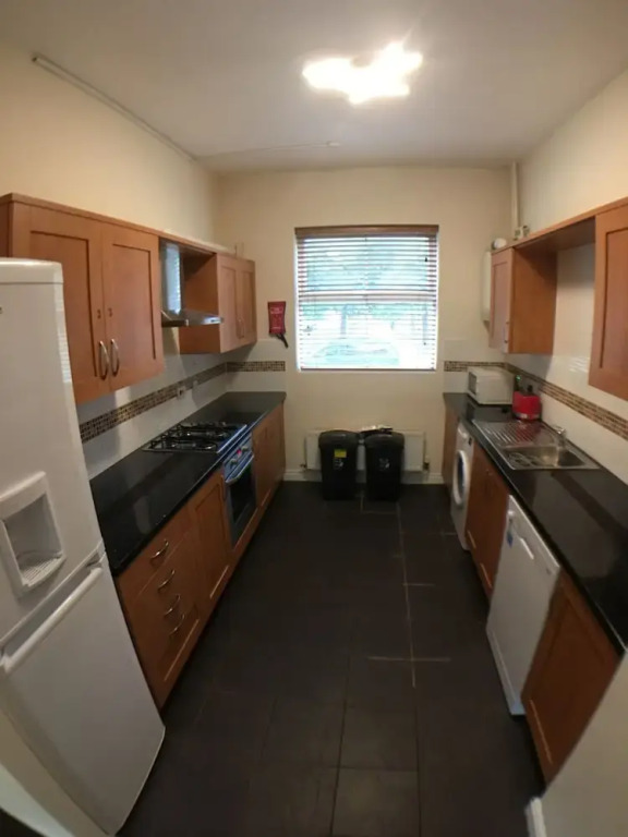 Blackberry House - Sleeps 6 with Parking and Netflix TV