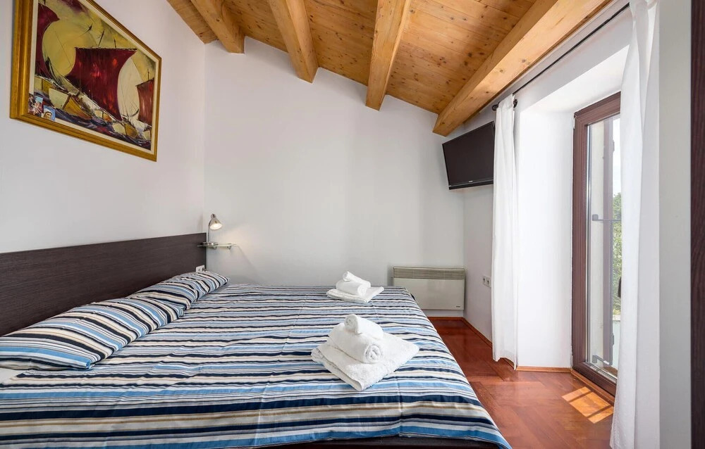 Cozy Home In Bale With Sauna