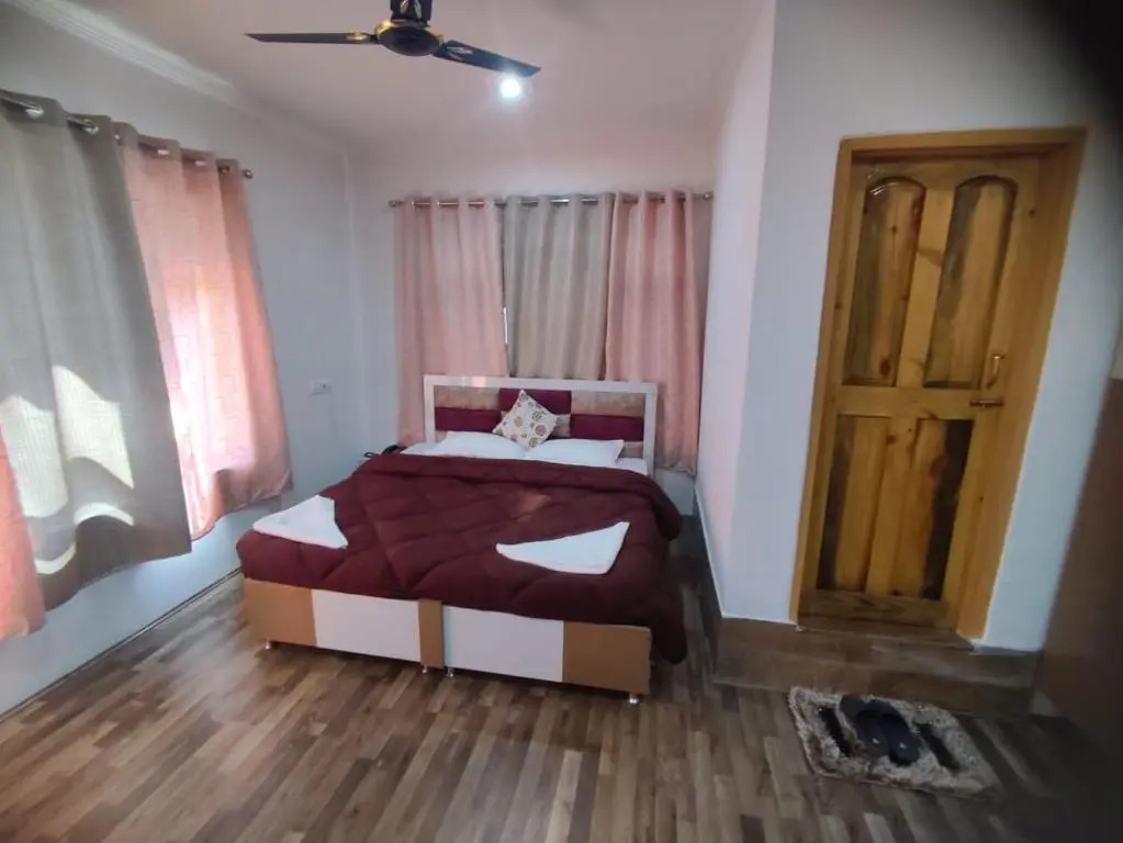 Hotel Silver Inn Srinagar