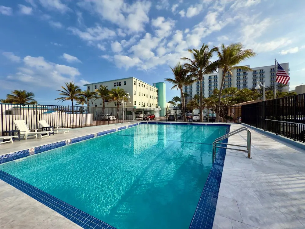 Beach Lover s Studio Apartment in Hollywood FL