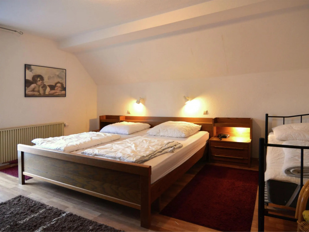 Amazing Holiday Home situated in Altastenberg with Parking