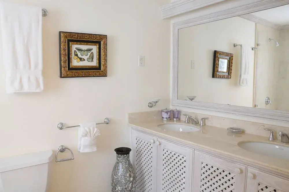 "this Beautifully Decorated 3 Bedroom 3 Bathroom Duplex Villa"