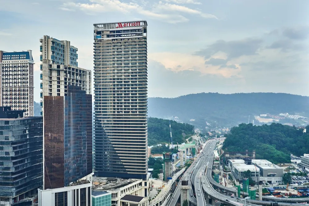 OYO Home 44050 Essential Studio Empire Marriot