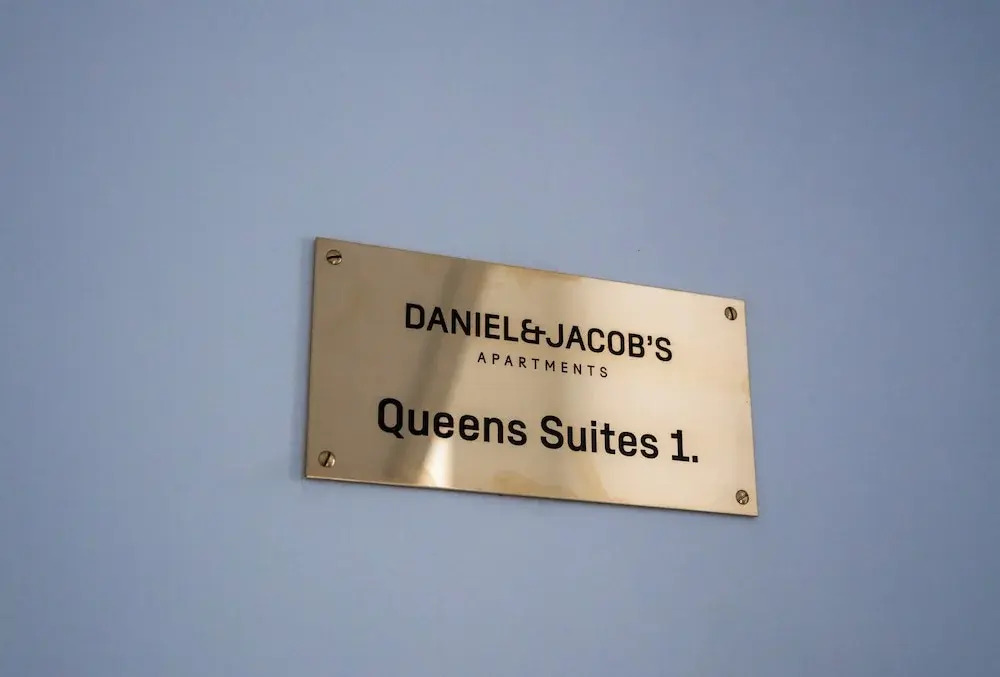 Queens Suites by Daniel&Jacobs