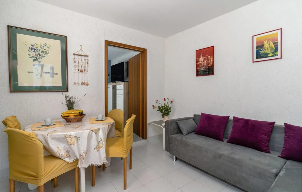 Stunning Apartment in Jadranovo With Outdoor Swimming Pool, Wifi and 2 Bedrooms