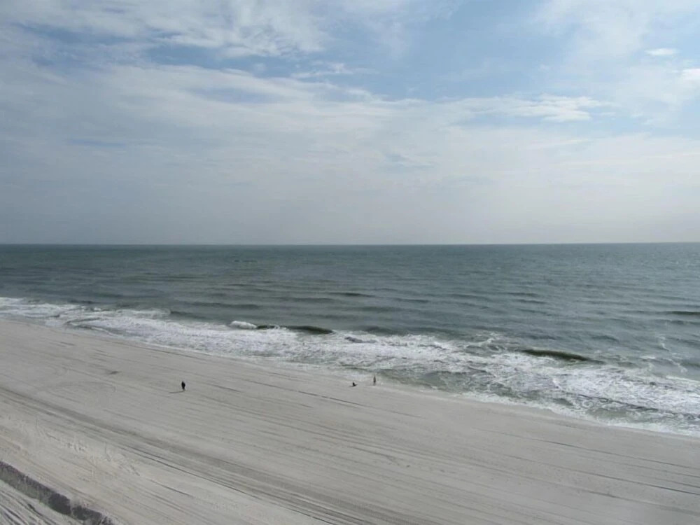 Gulf Tower 8b 2 Bedroom Condo by RedAwning