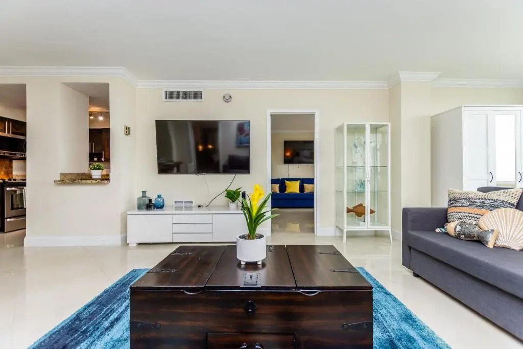 Ocean Beach Condo 3BR On the Sand 811