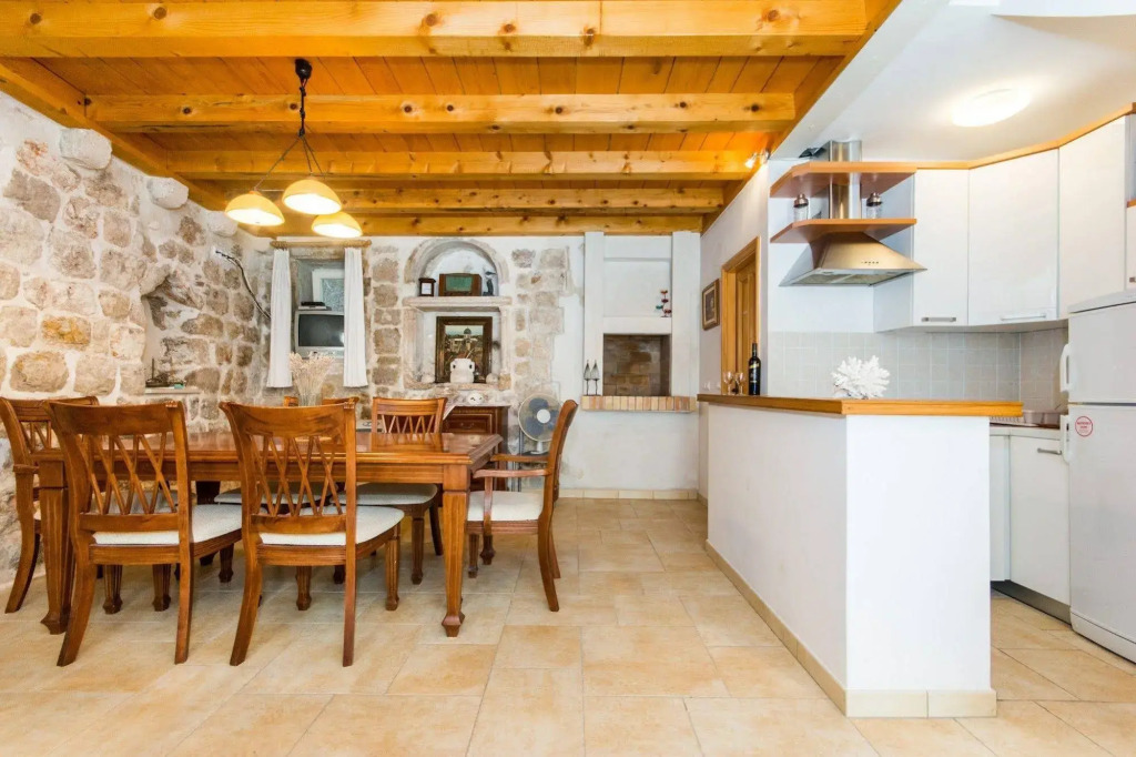 Foteza Apartments