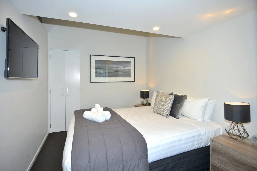 Southwark Hotel & Apartments
